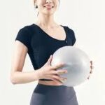 앉아서 일하는 직장인에게 필라테스가 필수인 이유